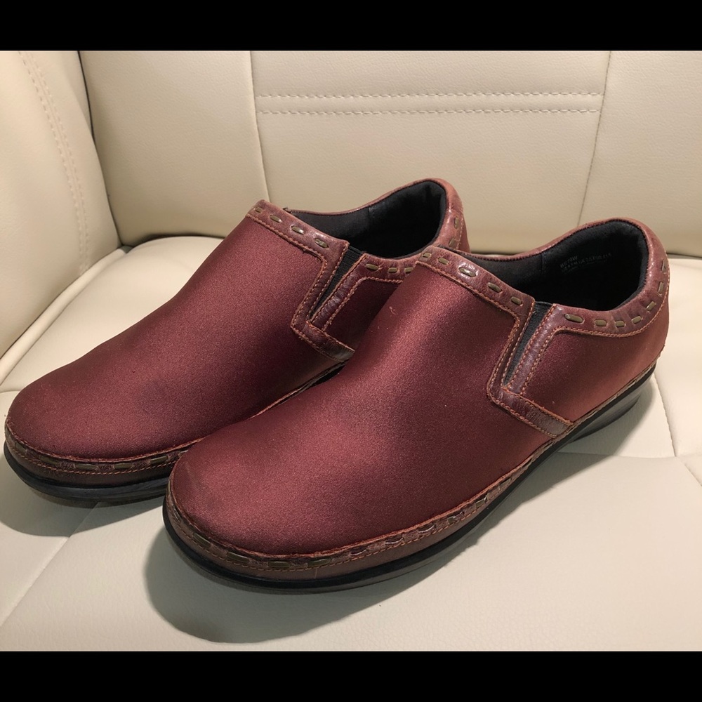 Aetrex slip on Women 9